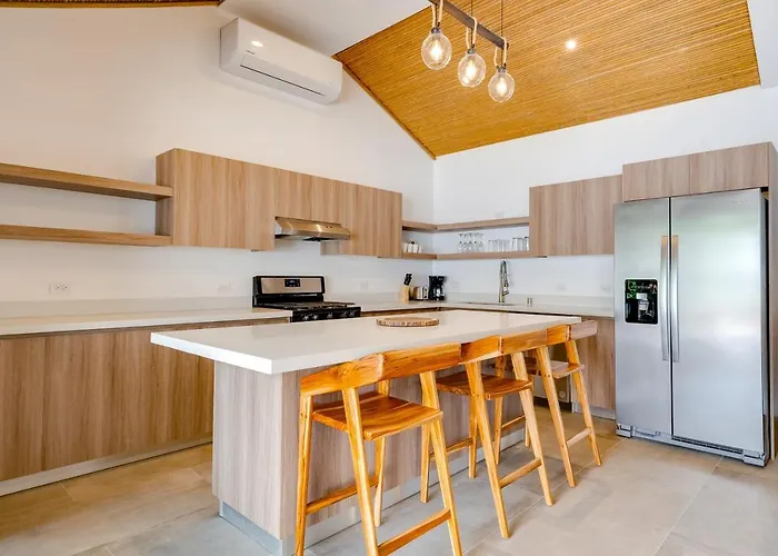 Pool, Walkable Location! Luxe Tamarindo 4Br Home *