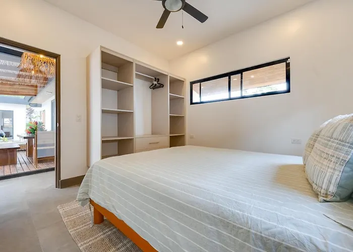 Pool, Walkable Location! Luxe Tamarindo 4Br Home Tamarindo