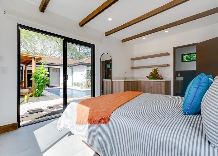 Сasa de vacaciones Pool, Walkable Location! Luxe Tamarindo 4Br Home Tamarindo