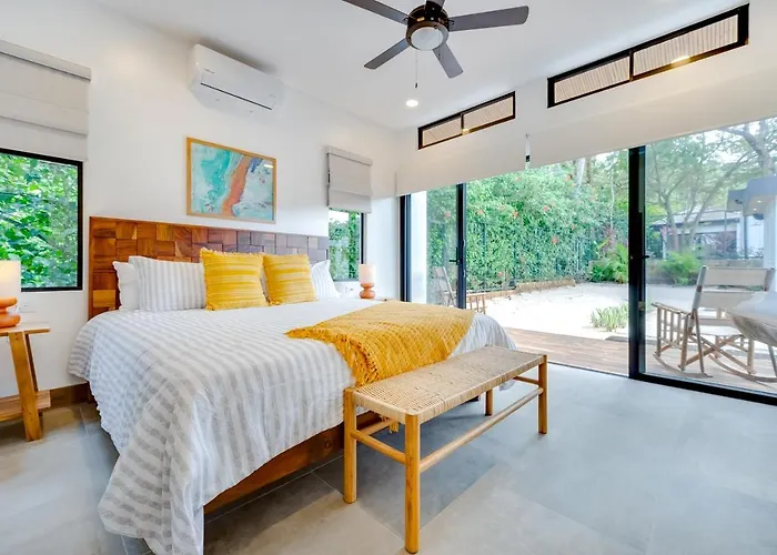 Сasa de vacaciones Pool, Walkable Location! Luxe Tamarindo 4Br Home Tamarindo