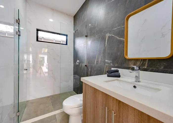 Pool, Walkable Location! Luxe Tamarindo 4Br Home * Tamarindo