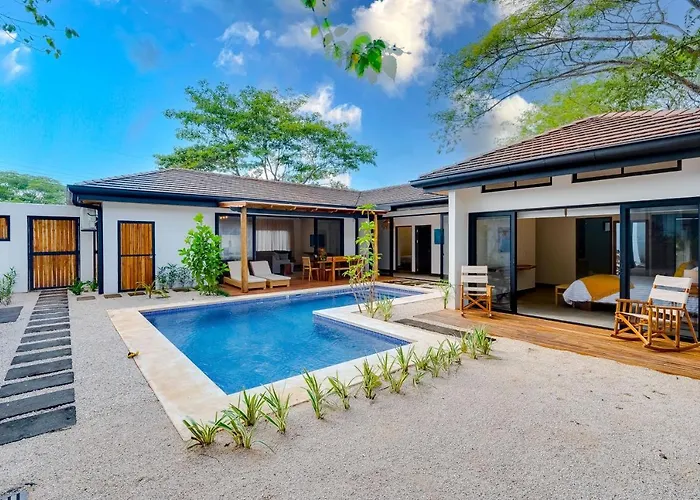 Сasa de vacaciones Pool, Walkable Location! Luxe Tamarindo 4Br Home *