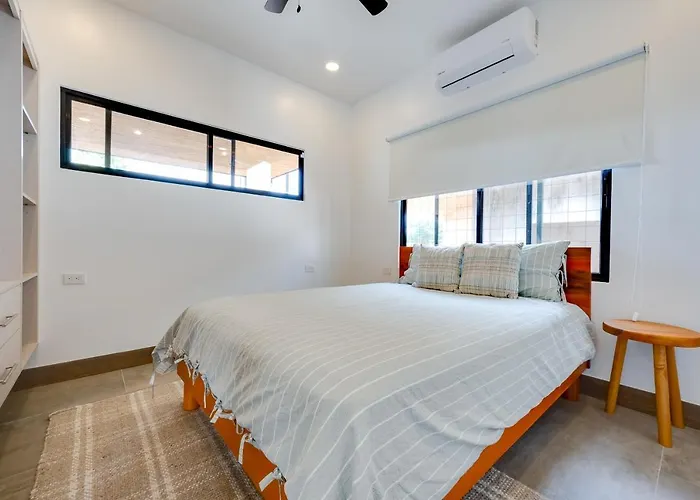 Сasa de vacaciones Pool, Walkable Location! Luxe Tamarindo 4Br Home