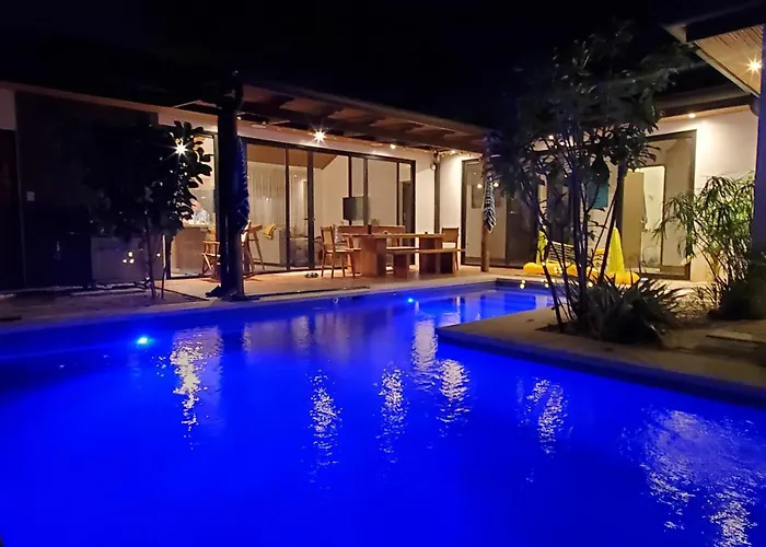 Pool, Walkable Location! Luxe Tamarindo 4Br Home *