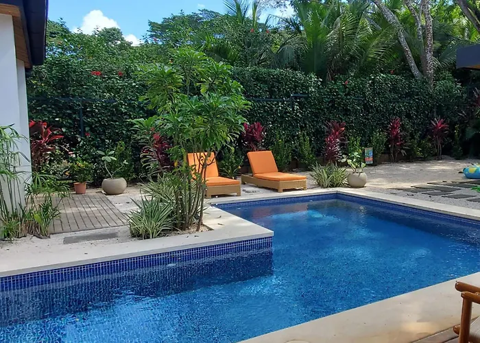 Pool, Walkable Location! Luxe Tamarindo 4Br Home Сasa de vacaciones