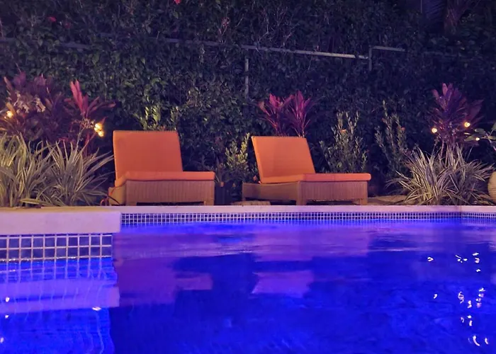 Pool, Walkable Location! Luxe Tamarindo 4Br Home Vakantiehuis *